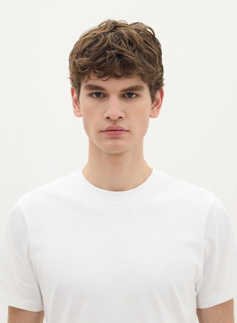 ليس بنجامنز تي شيرت عادي 001